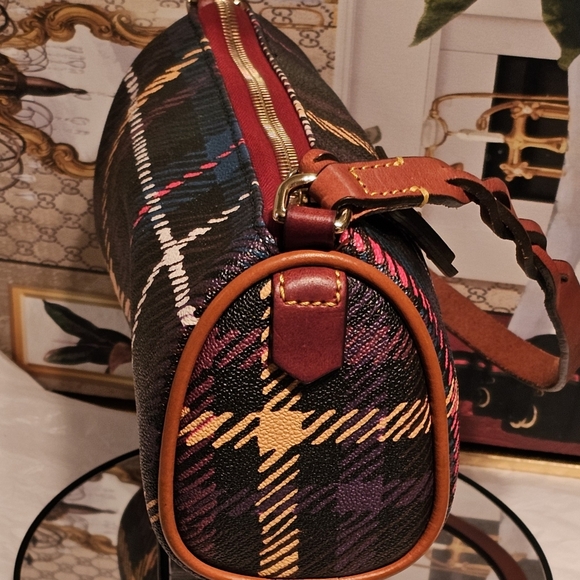 Dooney & Bourke Windsor Barrel Bag - Picture 7 of 10